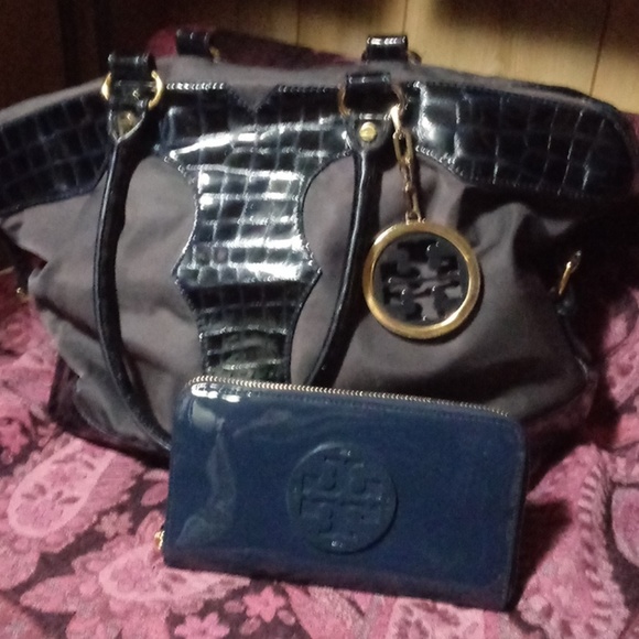 Tory Burch Handbags - Tory Burch Set Tory Burch Handbags - Tory Burch Set